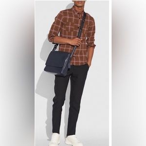 ⬇️ Men’s Coach Messenger Bag